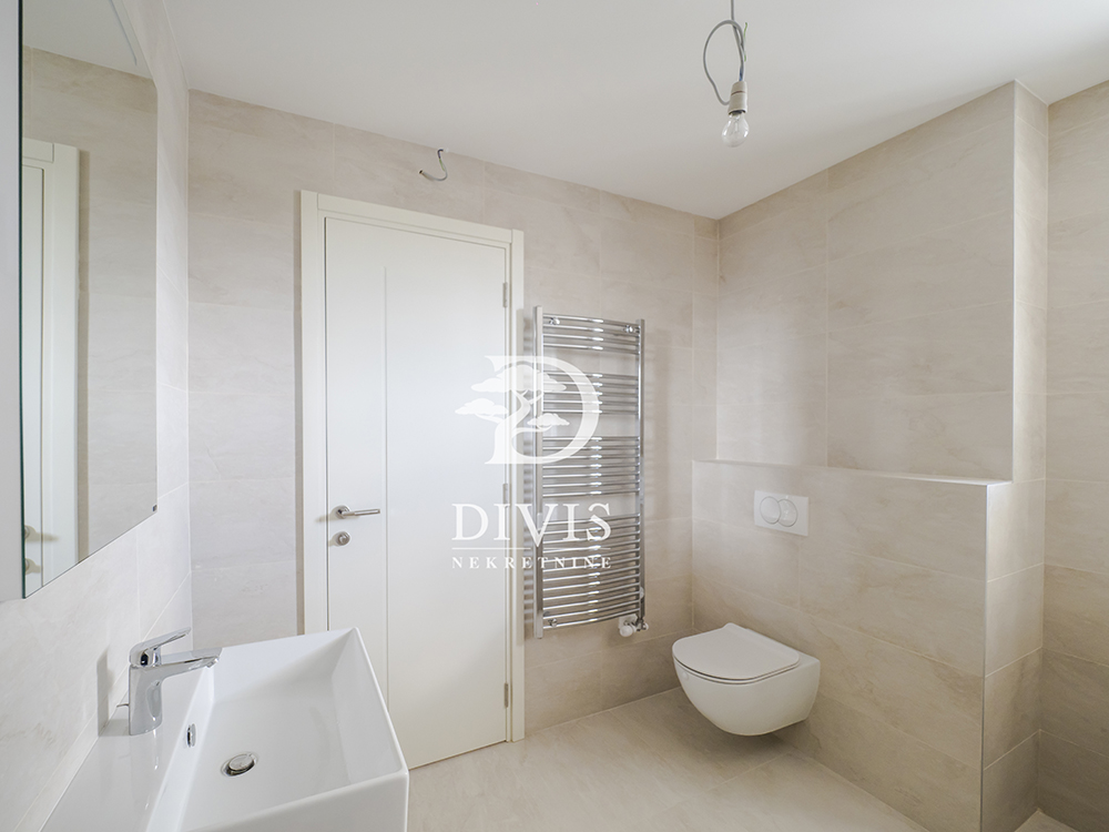 Nov 4 0 stan u kompleksu Voždove kapije  95m2 4