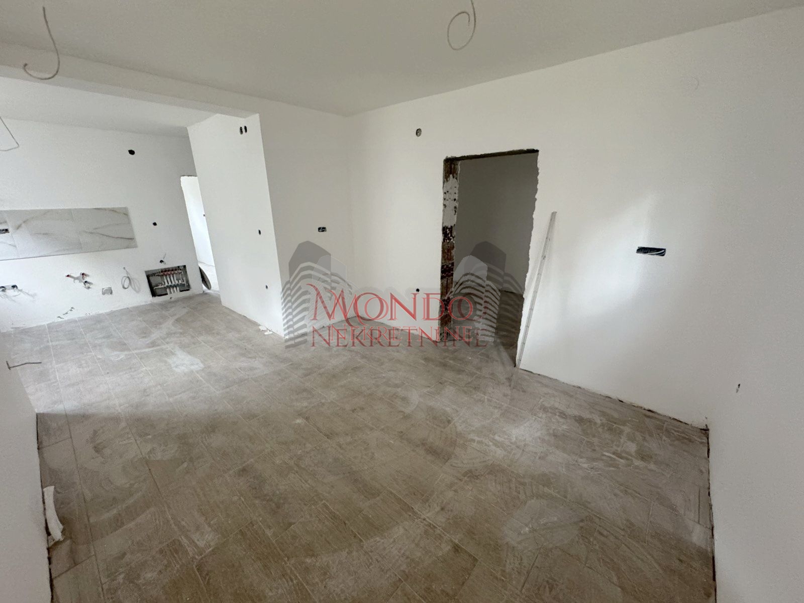 Dvoiposoban stan u novoj zgradi na Beverli Hilsu 2