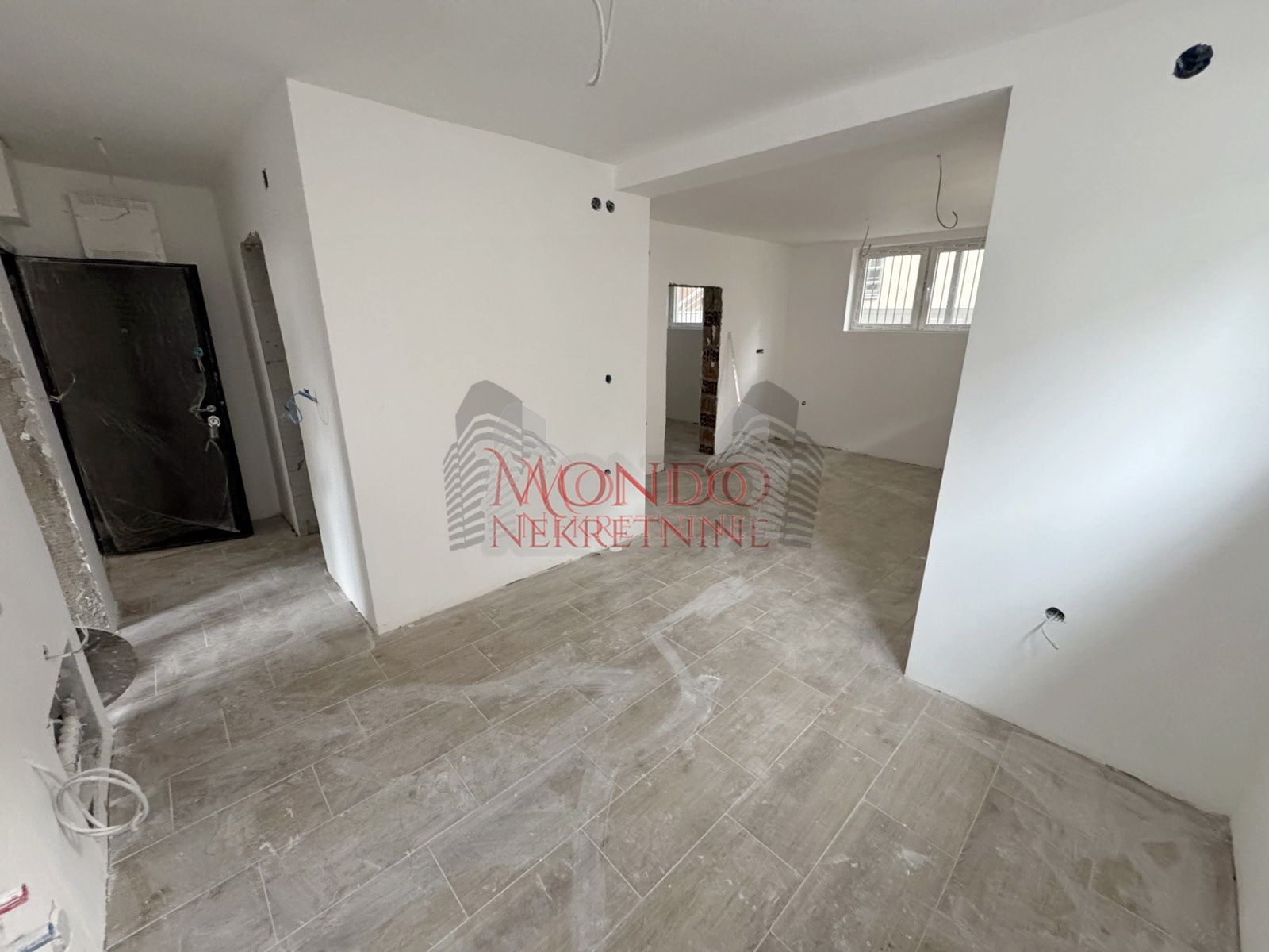 Dvoiposoban stan u novoj zgradi na Beverli Hilsu 3