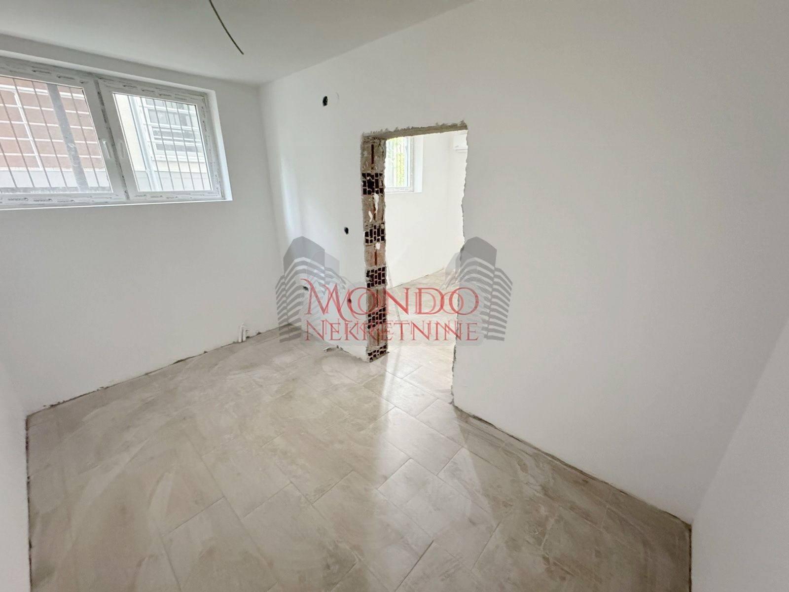 Dvoiposoban stan u novoj zgradi na Beverli Hilsu 7