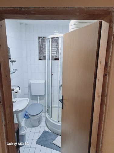 Izdaje se apartman vikendica Ivanka Srebrno jezero 5