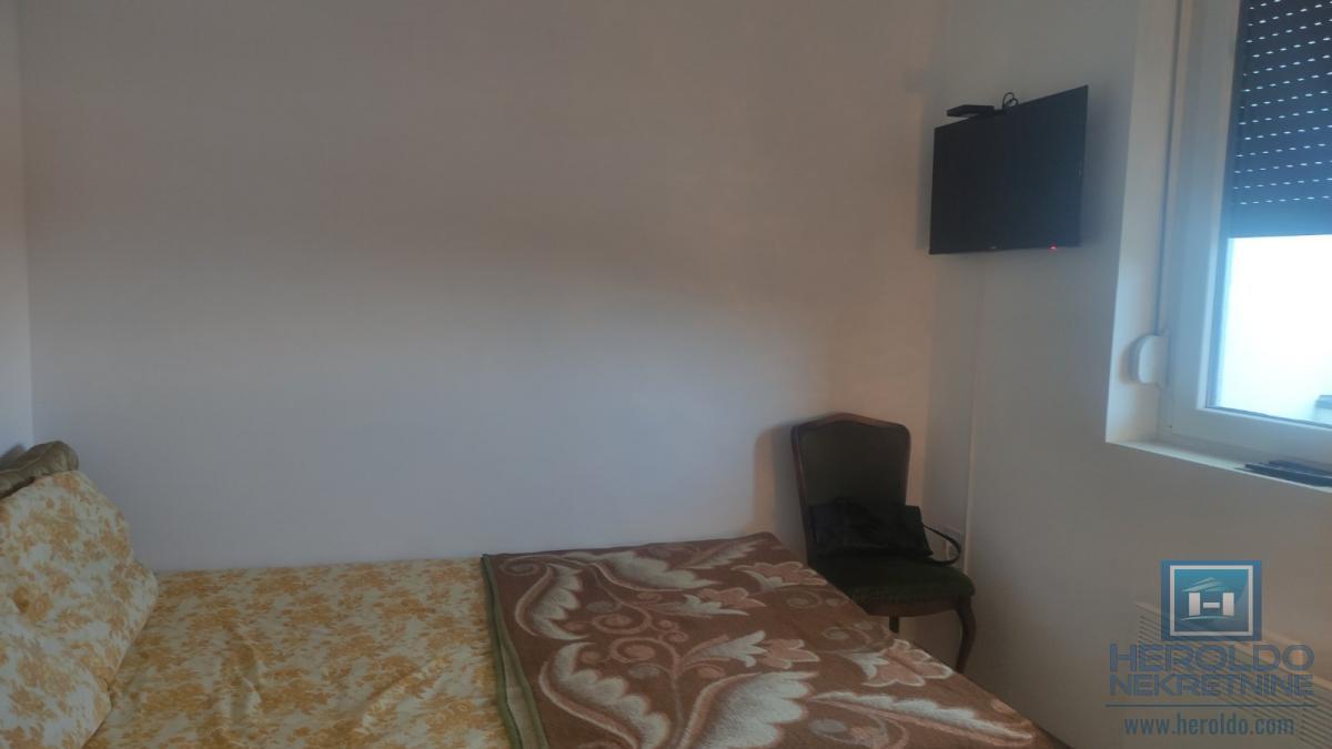 Jednoiposoban stan u K Kompleksu sa pogledom na Akva Park 24