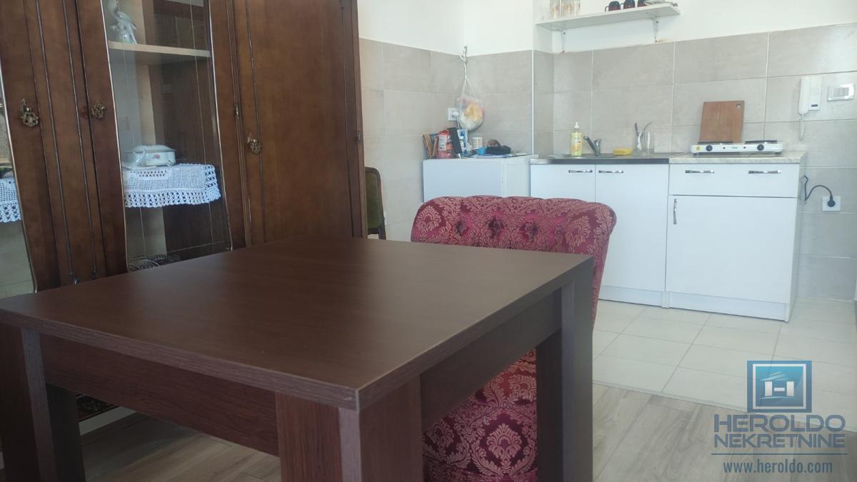 Jednoiposoban stan u K Kompleksu sa pogledom na Akva Park 3