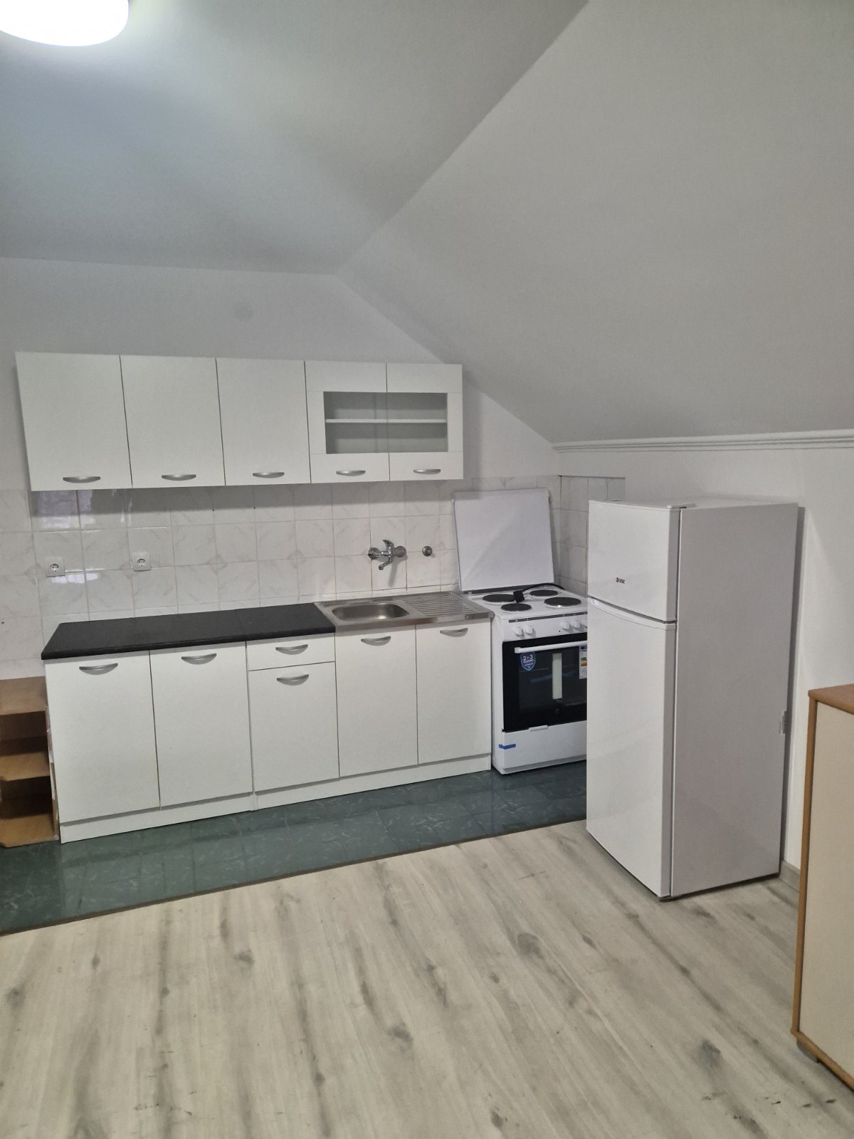 Prodajem kucu u Batajnici 3