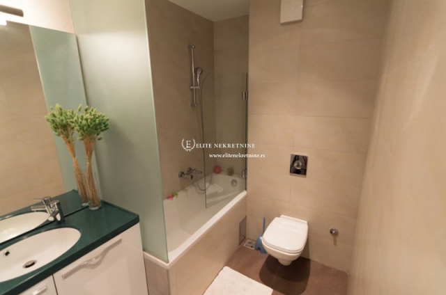 Izdavanje stana sa garazom   West 65 Novi Beograd 8