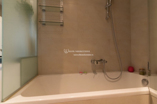 Izdavanje stana sa garazom   West 65 Novi Beograd 9