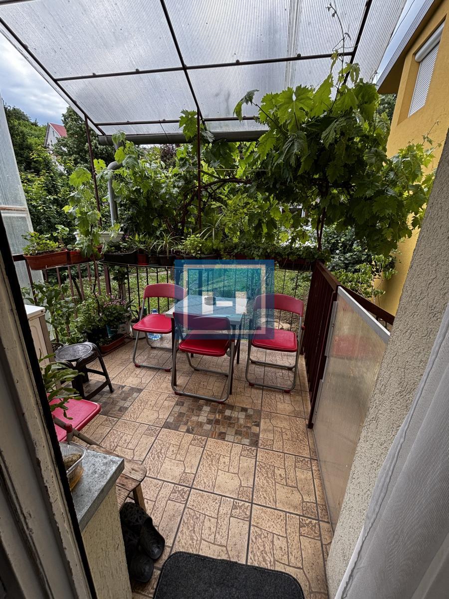 Lamela na Strelištu sa garažom 8