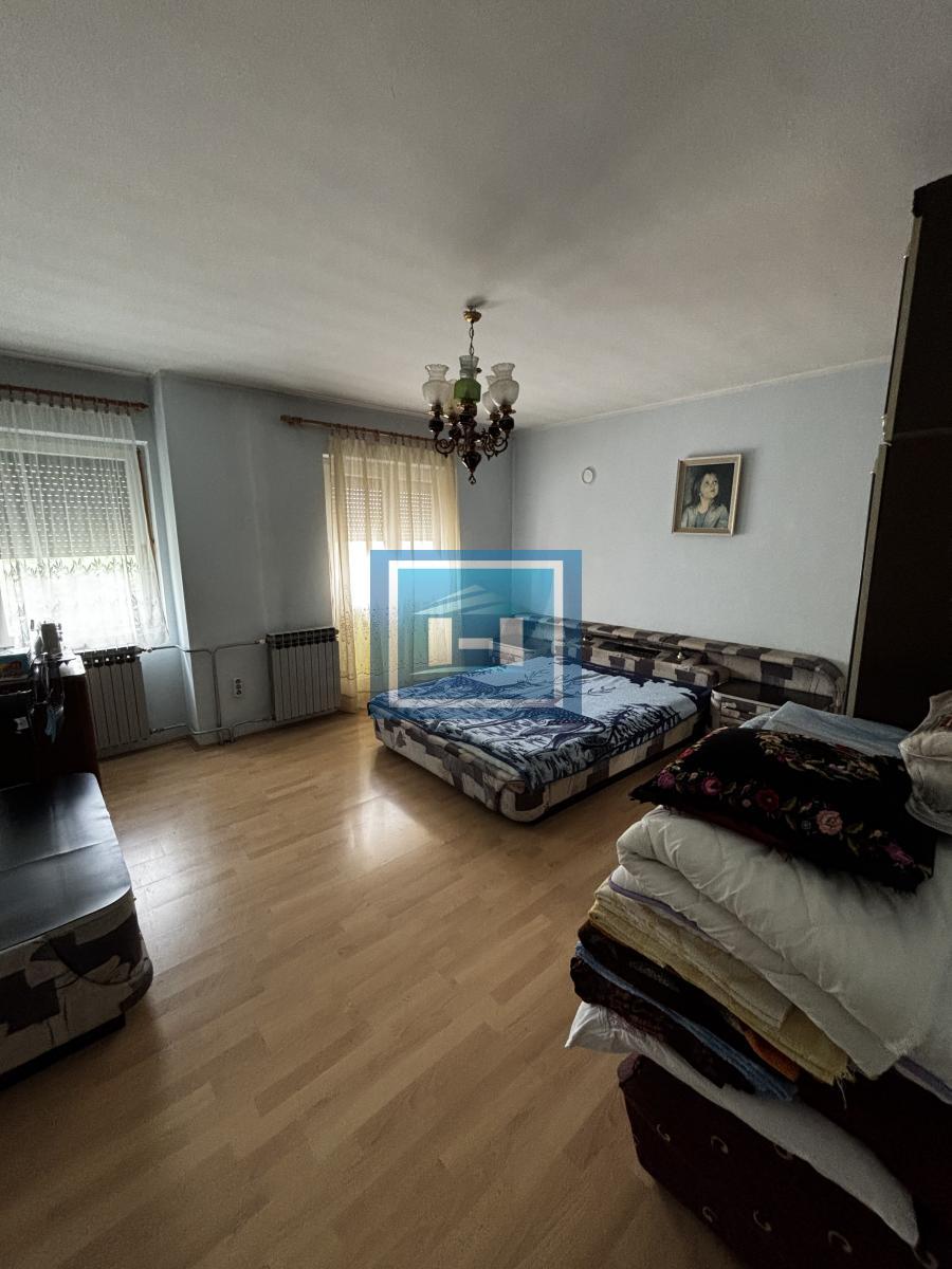 Lamela na Strelištu sa garažom 18