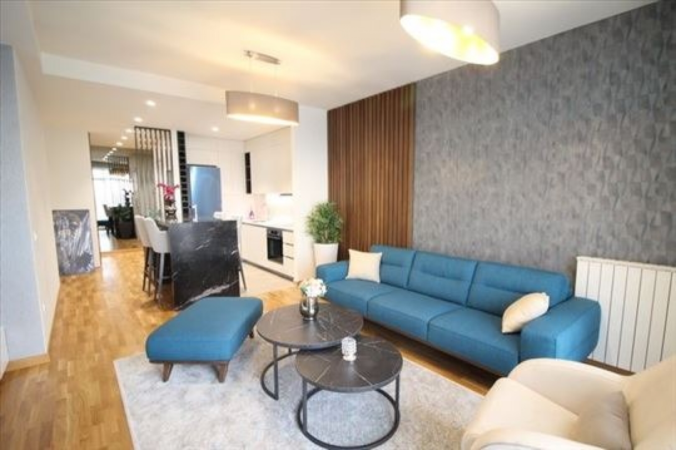 Izdavanje stanova Beograd na vodi Trosoban stan  garaza 6