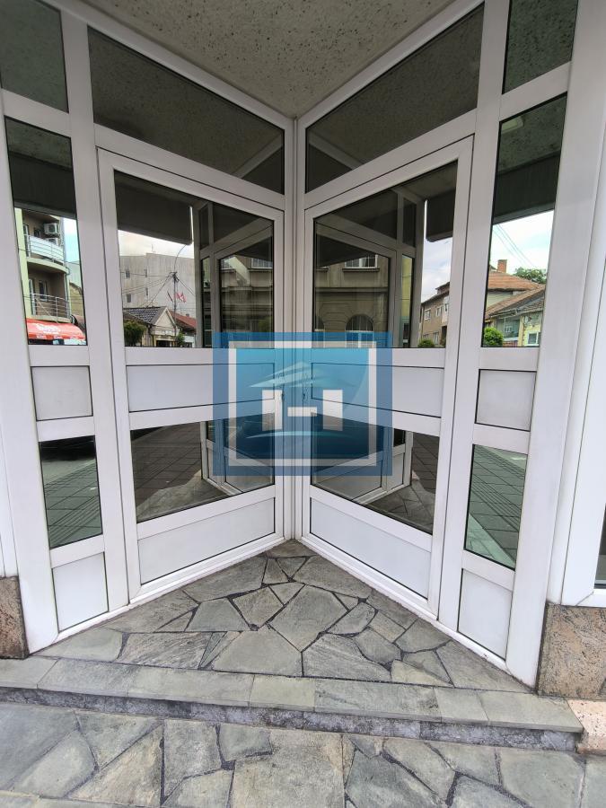 IZDAVANJE LOKALA – CENTAR GRADA – 130m² 7