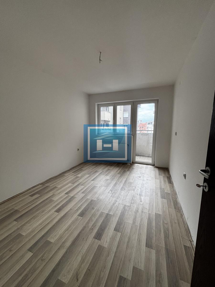 IZUZETAN STAN ZA POSLOVNI PROSTOR ILI PORODIČNO STANOVANJE 10