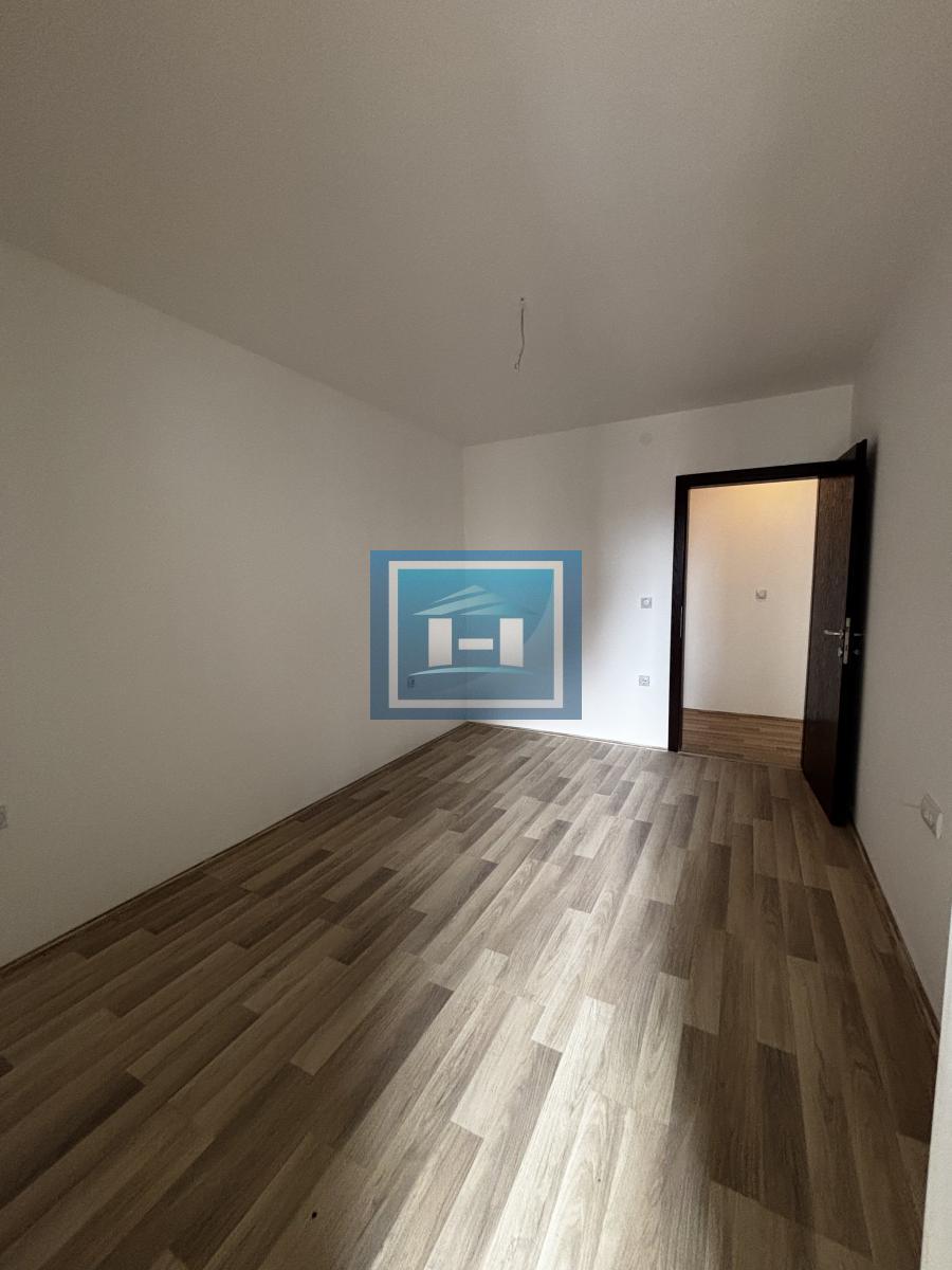 IZUZETAN STAN ZA POSLOVNI PROSTOR ILI PORODIČNO STANOVANJE 8