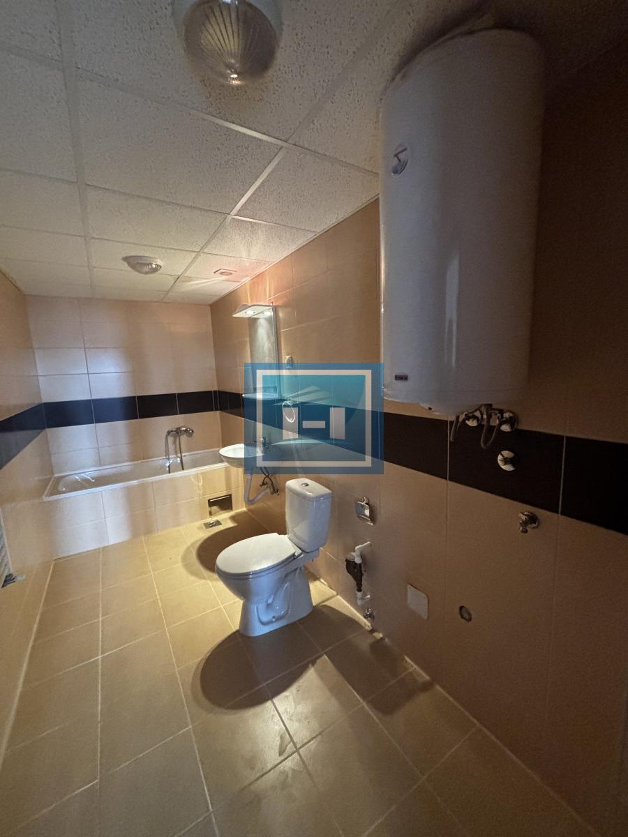 IZUZETAN STAN ZA POSLOVNI PROSTOR ILI PORODIČNO STANOVANJE 13