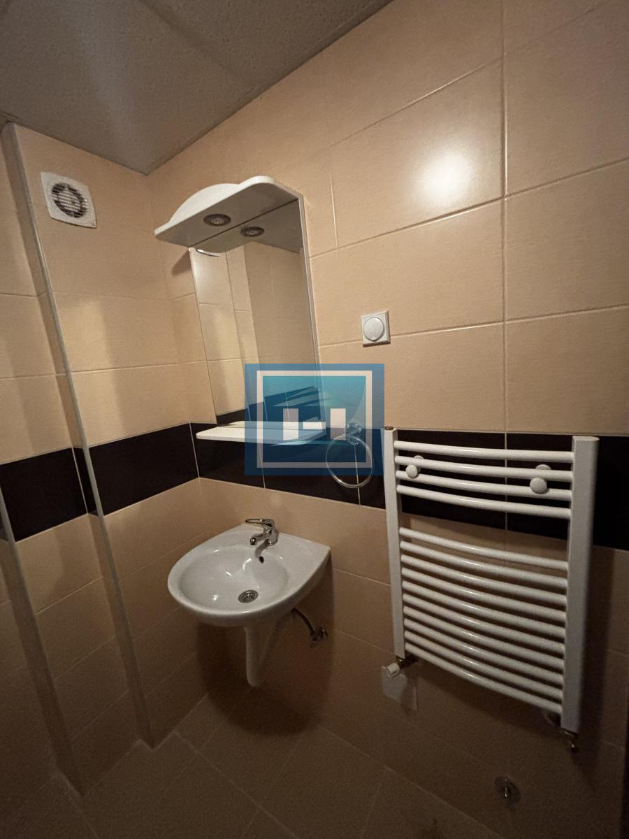 IZUZETAN STAN ZA POSLOVNI PROSTOR ILI PORODIČNO STANOVANJE 15