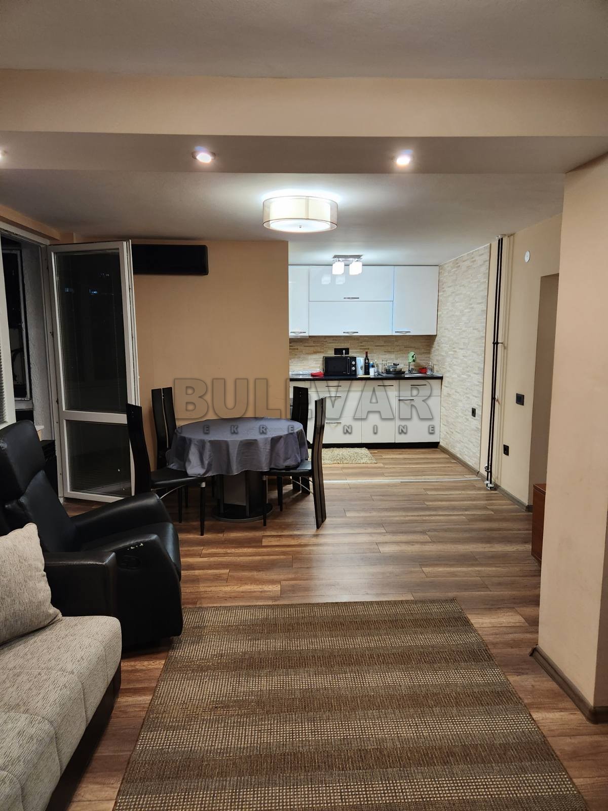 Jednosoban stan, 54 m2, Medicinski fakultet, Bulevar dr Zorana ID: i-014105 2