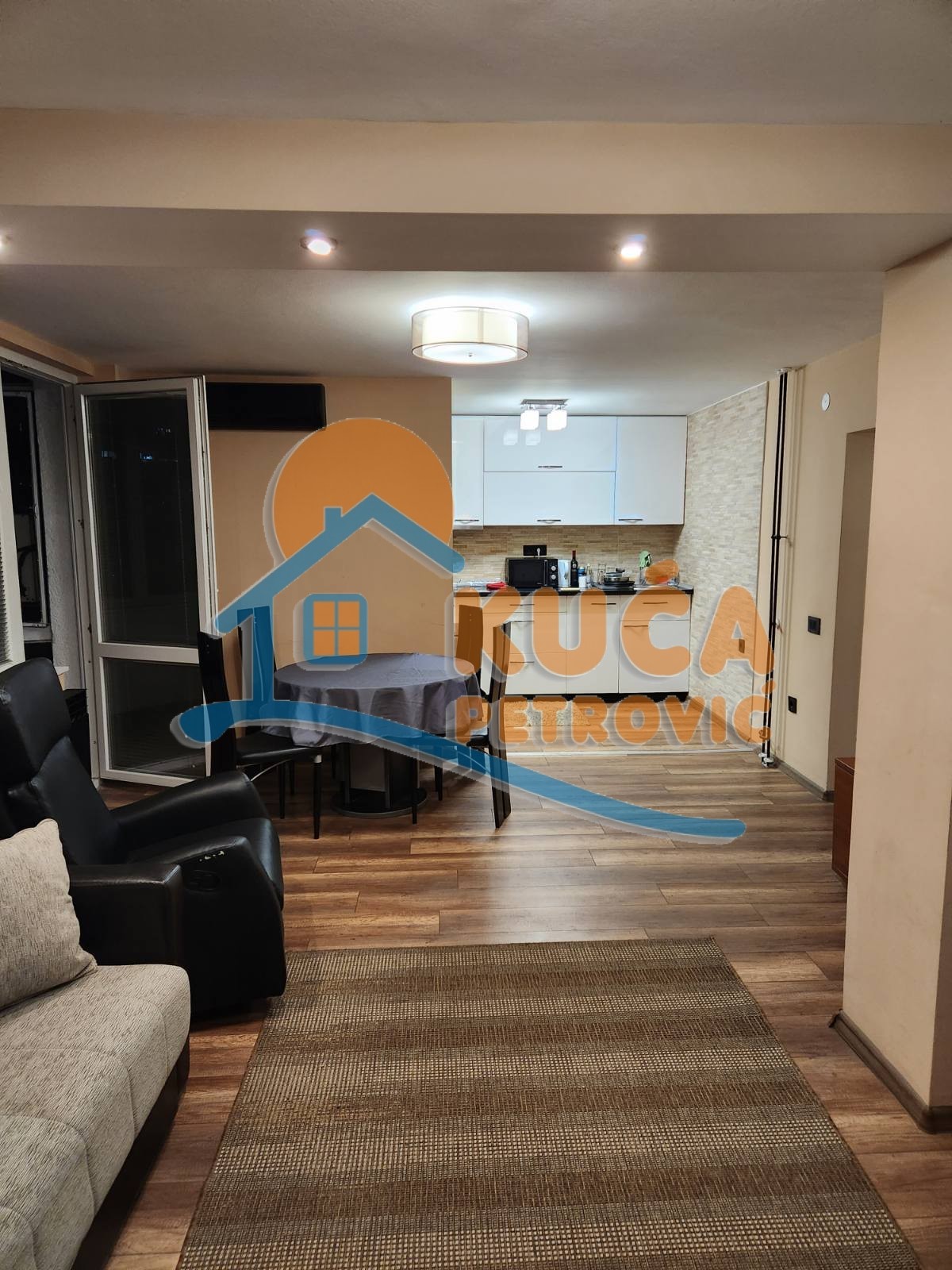 Jednosoban stan, 54 m2, Medicinski fakultet, Bulevar dr Zorana ID: i-014105 2