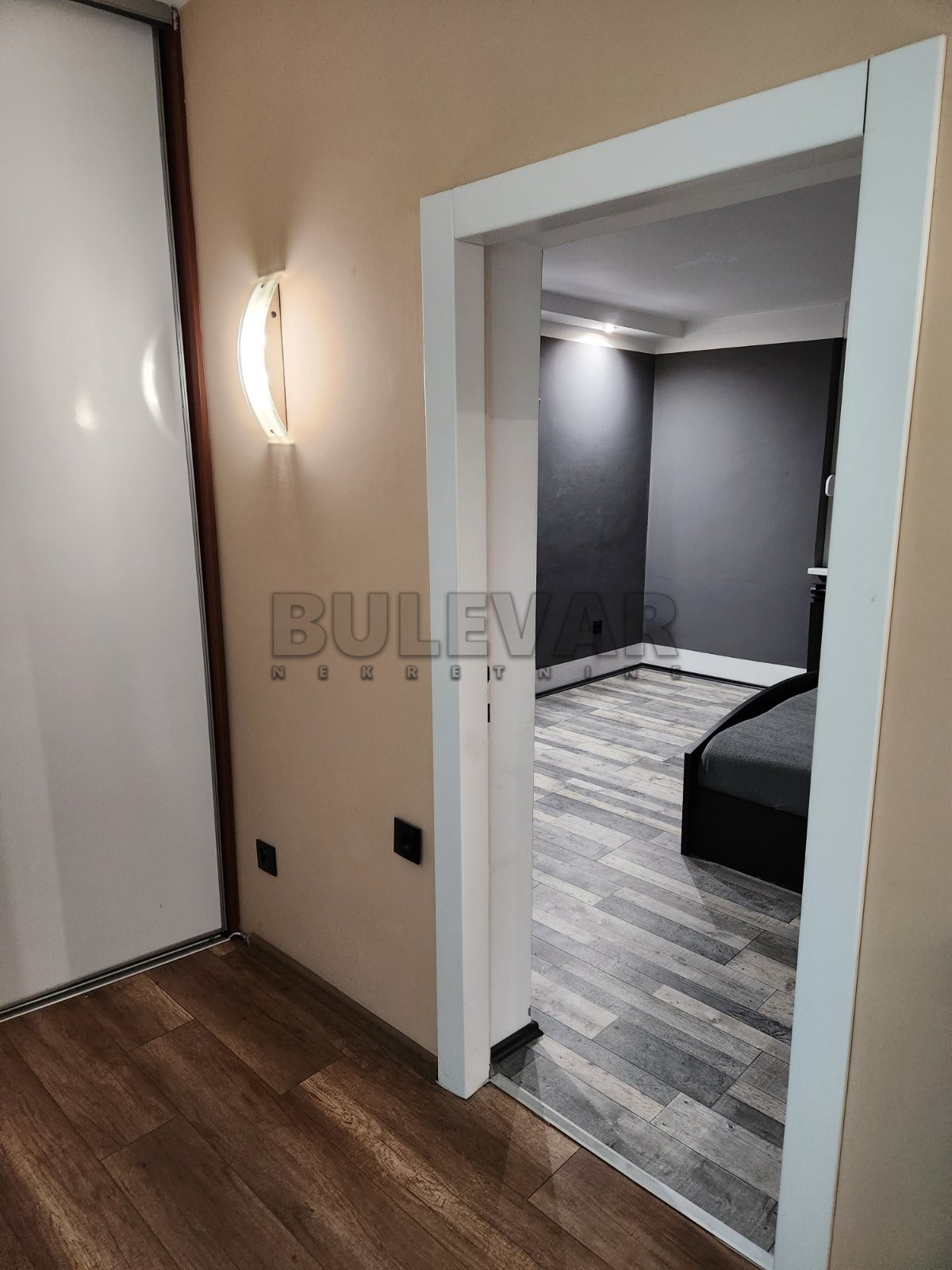 Jednosoban stan, 54 m2, Medicinski fakultet, Bulevar dr Zorana ID: i-014105 9