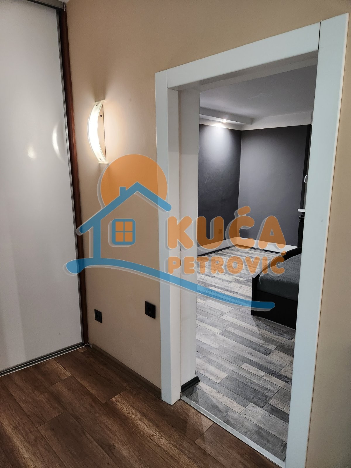 Jednosoban stan, 54 m2, Medicinski fakultet, Bulevar dr Zorana ID: i-014105 9