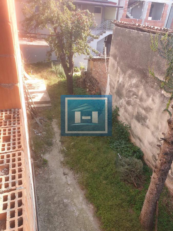 Plac na izuzetnoj lokaciji sa upisanim objektom 7