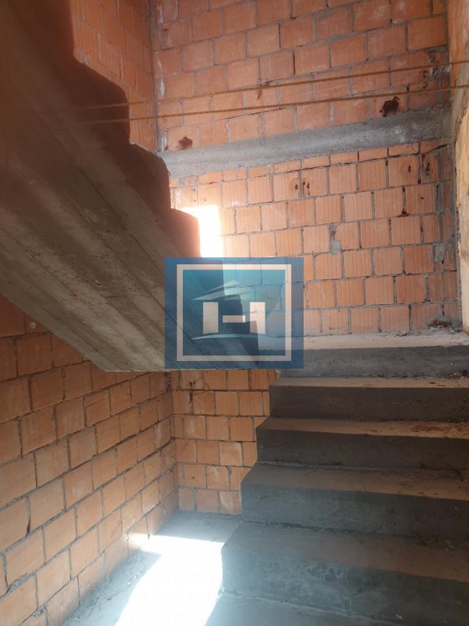 Plac na izuzetnoj lokaciji sa upisanim objektom 4