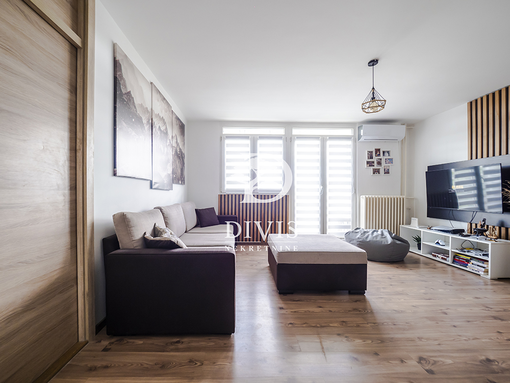 Prodajemo odličan dvoiposoban stan  58m2  blok 28  Bulevar Arsenija Čarnojevića 2