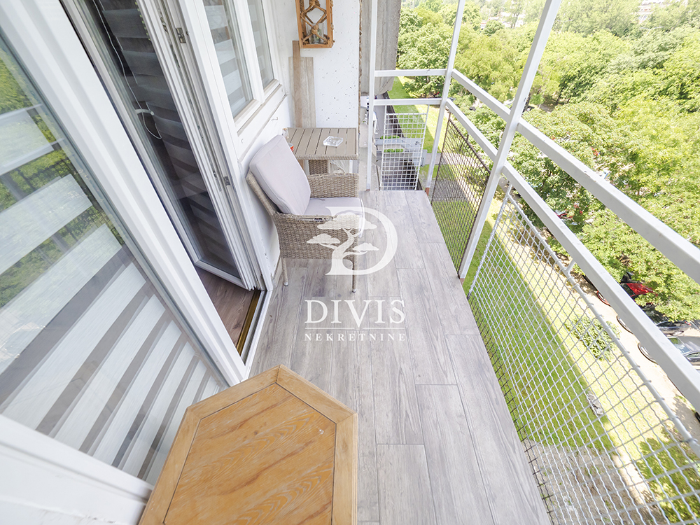 Prodajemo odličan dvoiposoban stan  58m2  blok 28  Bulevar Arsenija Čarnojevića 5