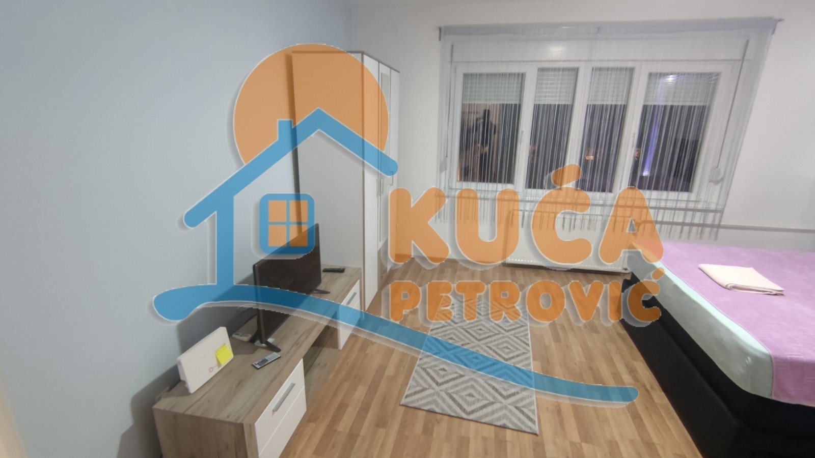 Dvosoban stan, 74 m2, Centar, Trg Pavla Stojkovića ID: i-06725 11