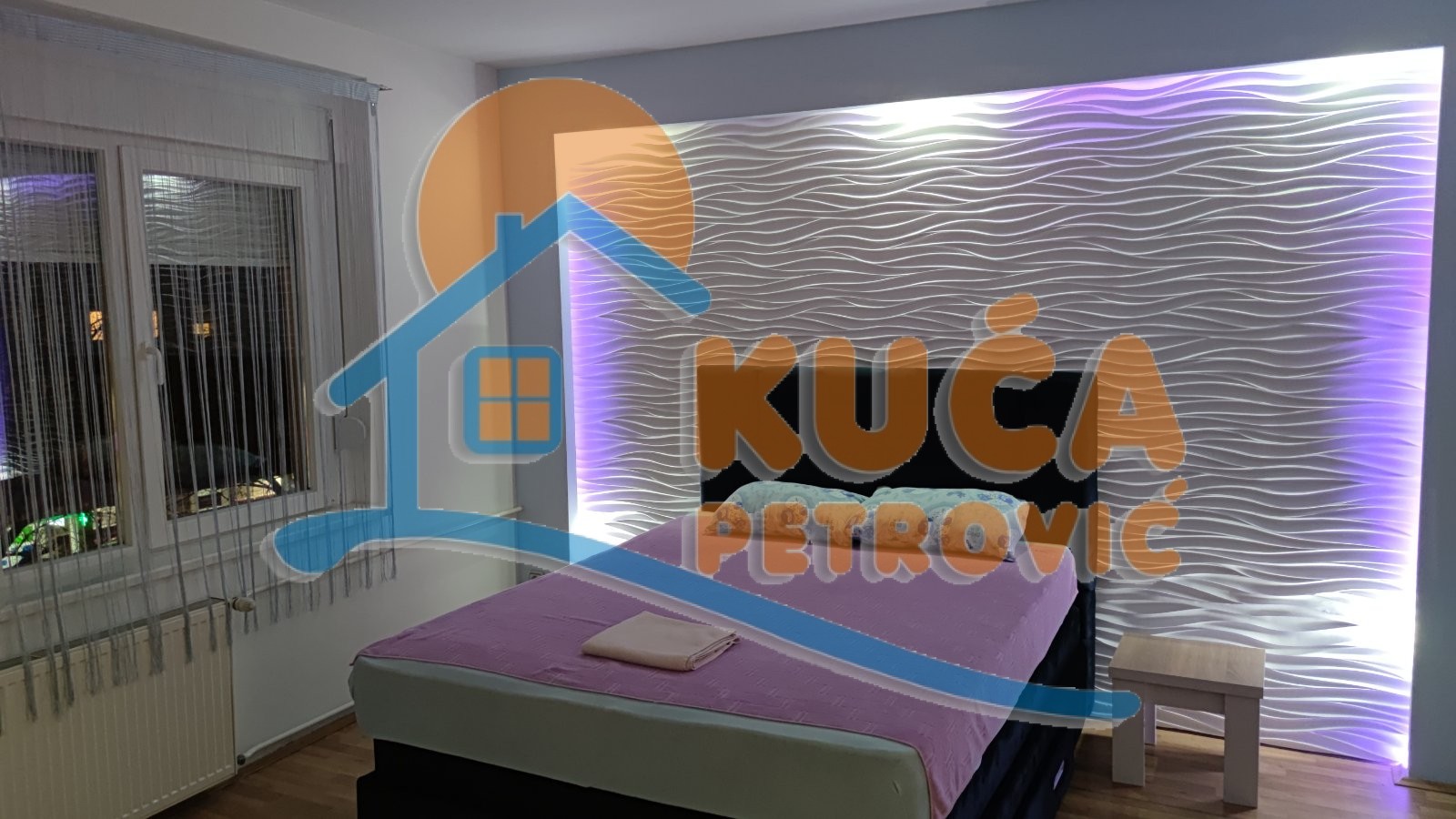 Dvosoban stan, 74 m2, Centar, Trg Pavla Stojkovića ID: i-06725 7