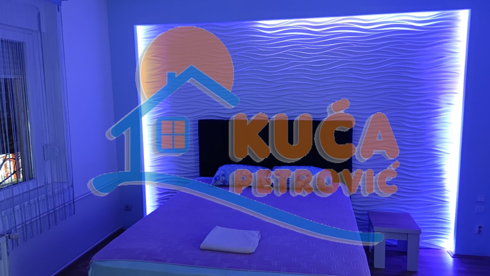 Dvosoban stan, 74 m2, Centar, Trg Pavla Stojkovića ID: i-06725 9