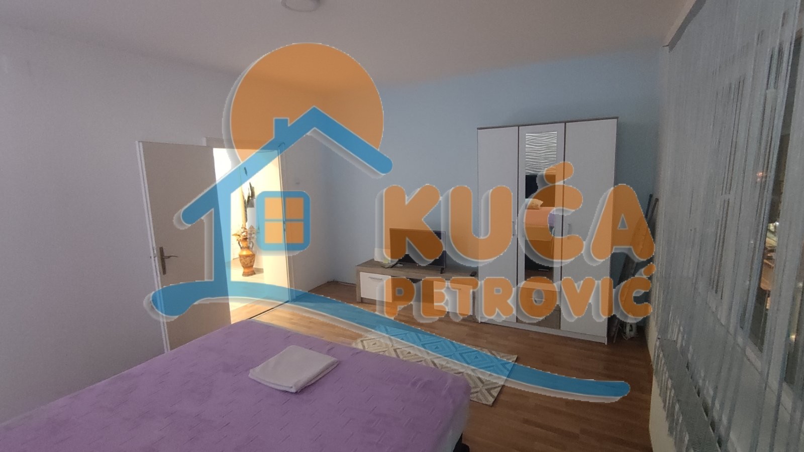 Dvosoban stan, 74 m2, Centar, Trg Pavla Stojkovića ID: i-06725 13