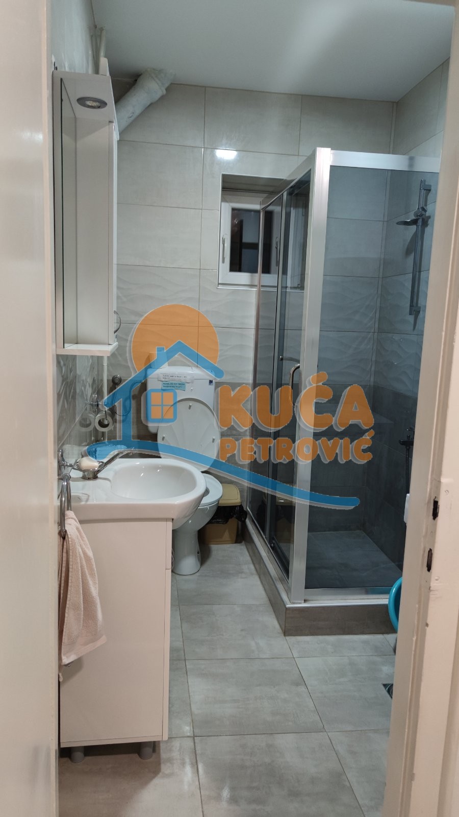 Dvosoban stan, 74 m2, Centar, Trg Pavla Stojkovića ID: i-06725 15