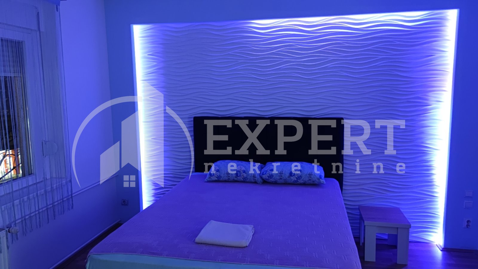 Dvosoban stan, 74 m2, Centar, Trg Pavla Stojkovića ID: i-06725 9