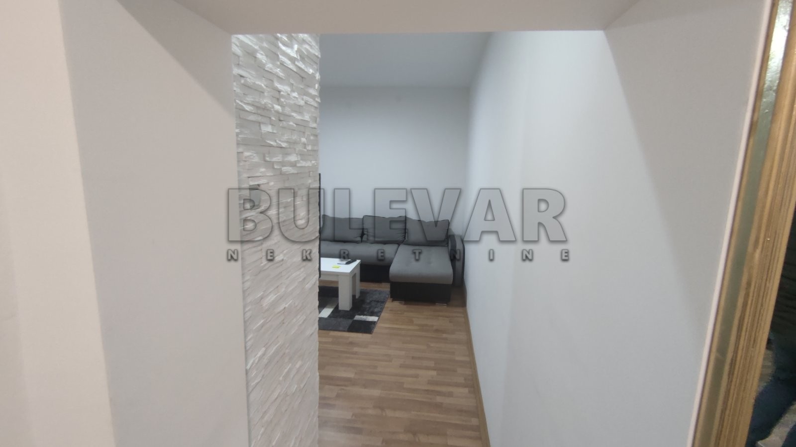 Dvosoban stan, 74 m2, Centar, Trg Pavla Stojkovića ID: i-06725 2