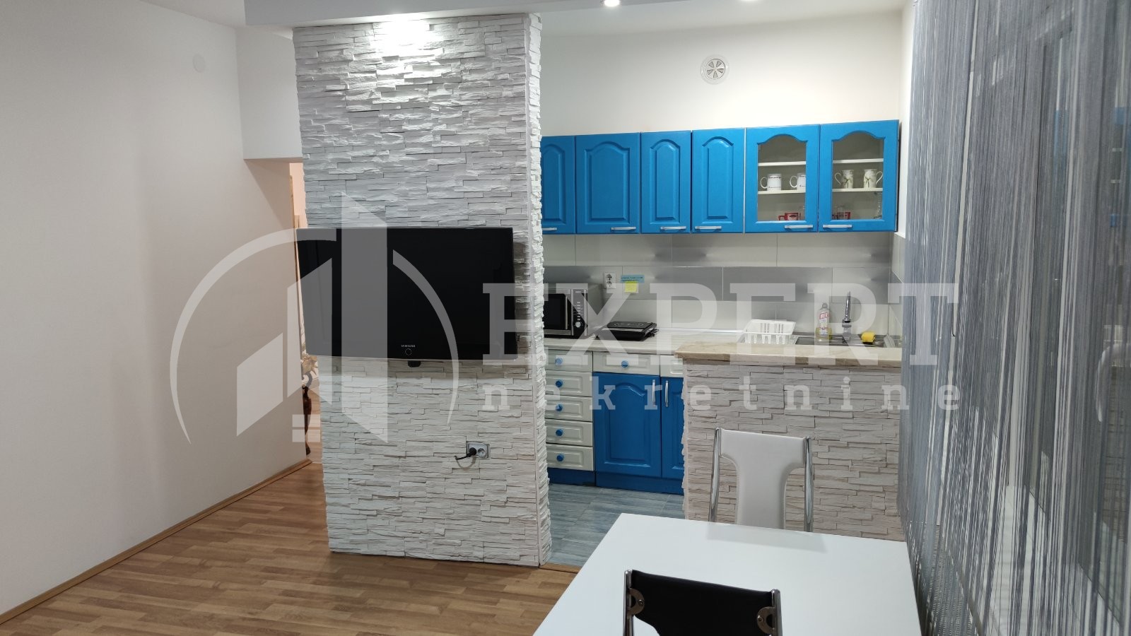 Dvosoban stan, 74 m2, Centar, Trg Pavla Stojkovića ID: i-06725 4