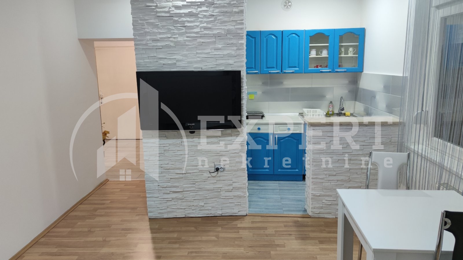 Dvosoban stan, 74 m2, Centar, Trg Pavla Stojkovića ID: i-06725 6