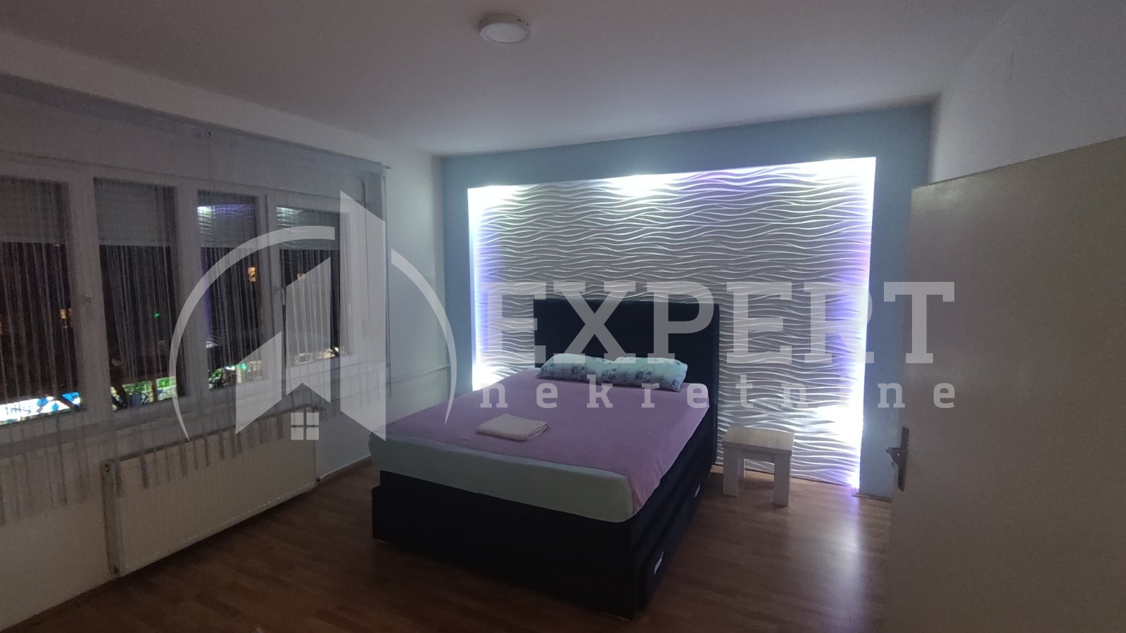 Dvosoban stan, 74 m2, Centar, Trg Pavla Stojkovića ID: i-06725 8