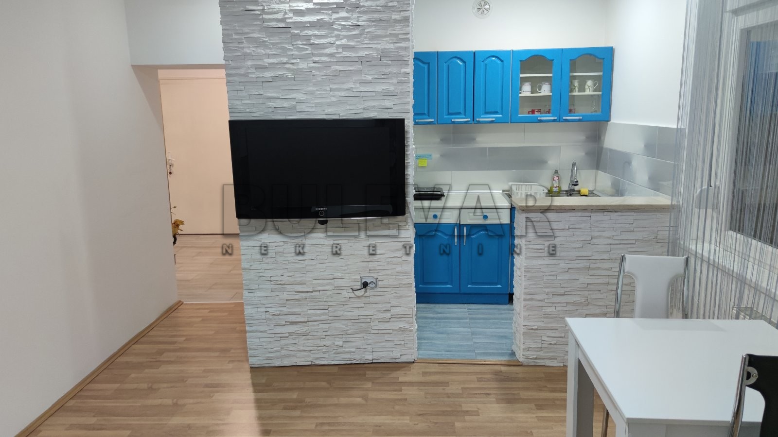 Dvosoban stan, 74 m2, Centar, Trg Pavla Stojkovića ID: i-06725 6