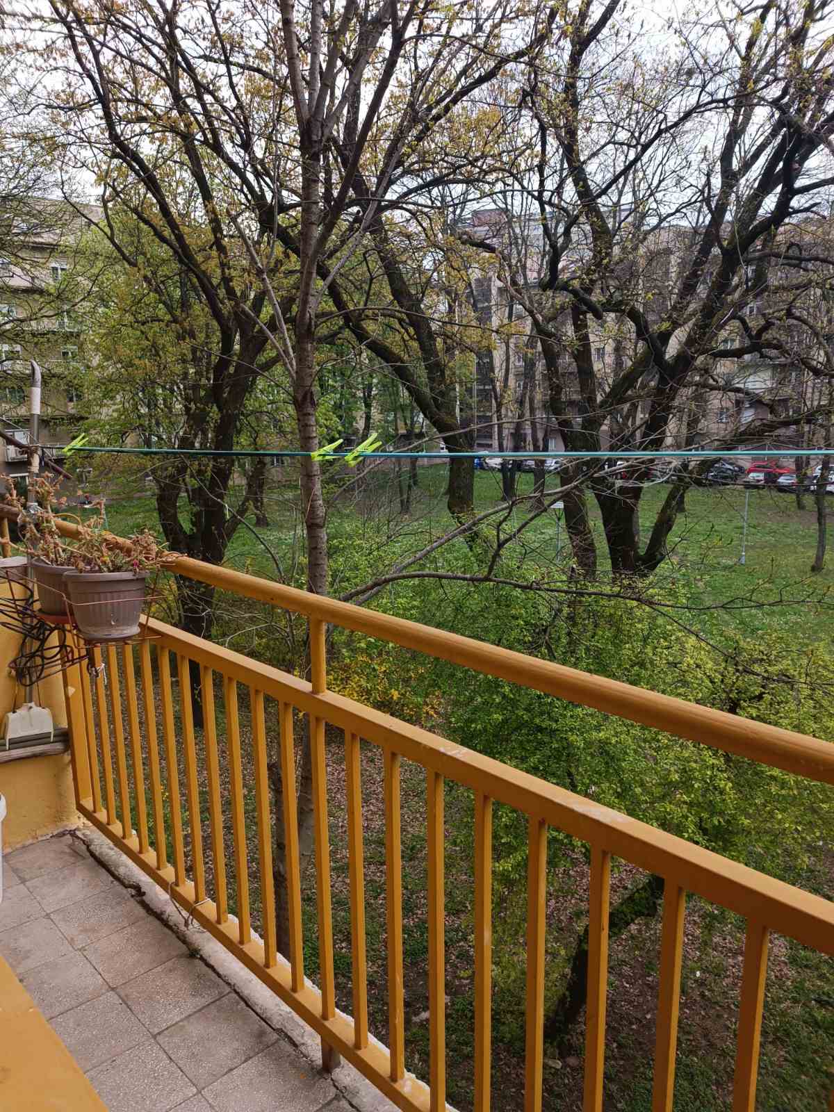 Izdajem renoviran 1 0 stan u Paviljonima  35 m2 5