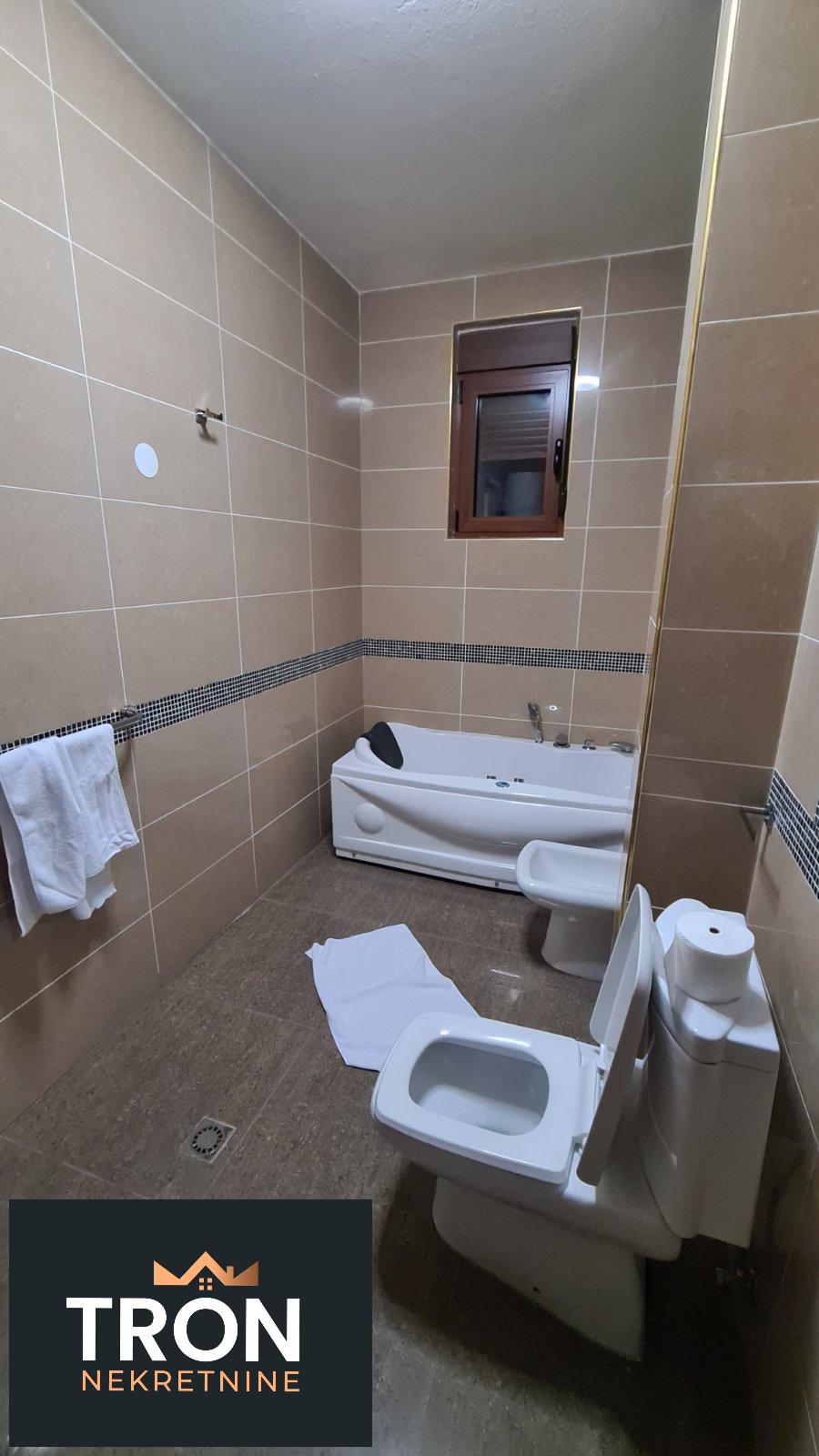 Dvosoban stan kod Aqua parka 77 82m2 3