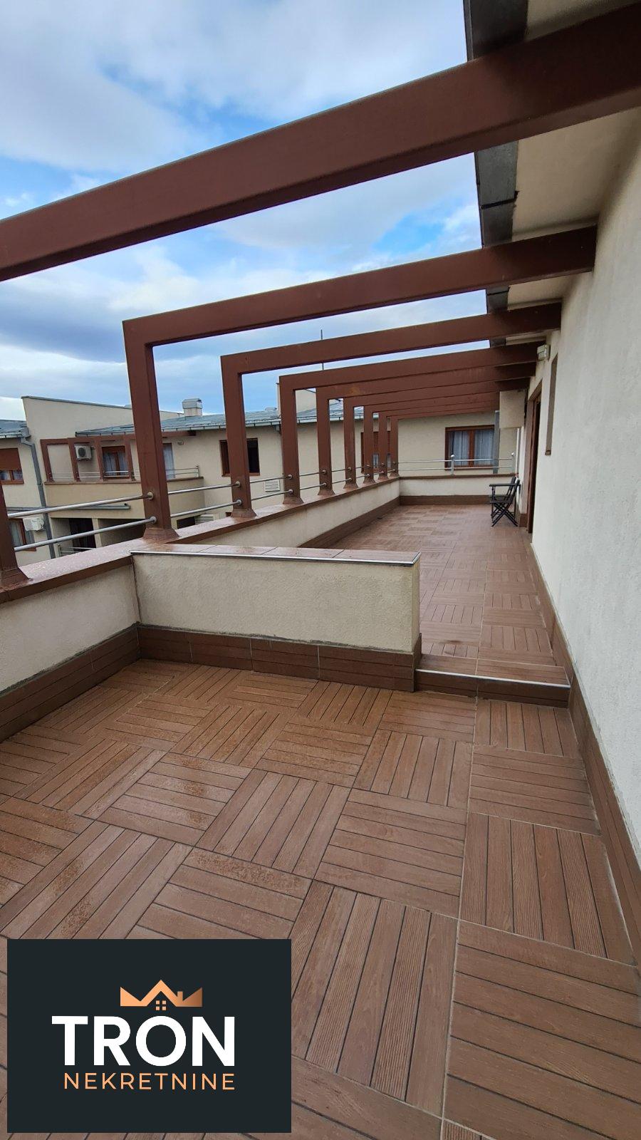 Dvosoban stan kod Aqua parka 77 82m2 4