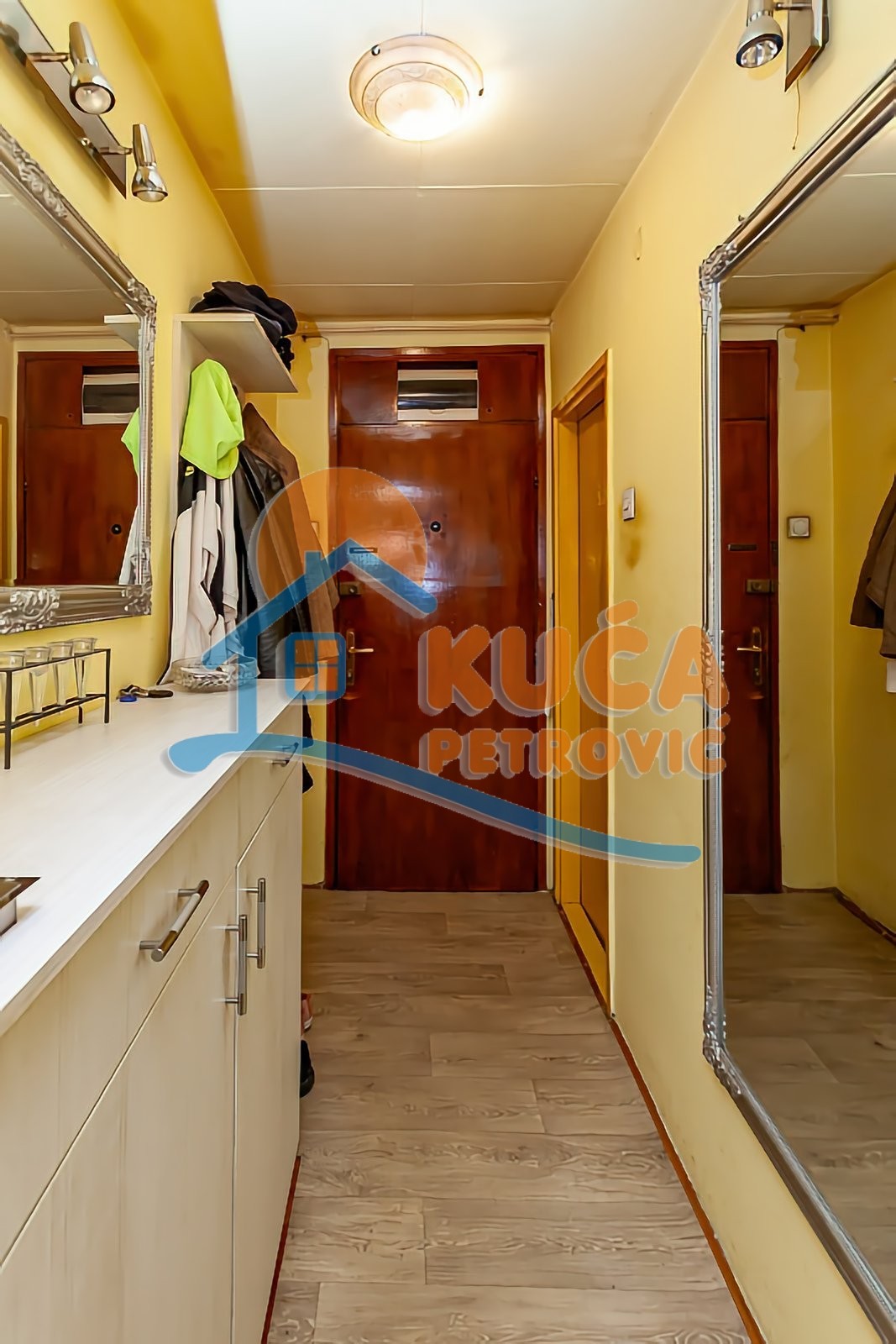 Trosoban stan, 65.4 m2, Dom zdravlja, Vojvode Tankosića ID: p-014123 9