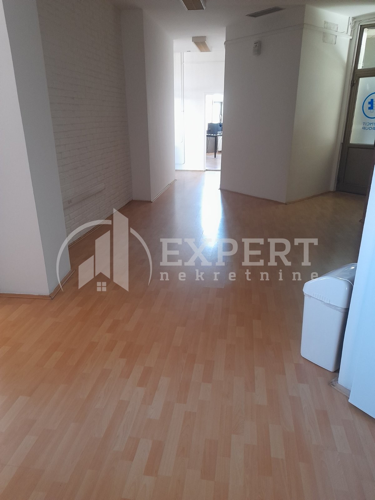 Lokal, 156 m2, Čair, Cara Dušana ID: i-08410 9