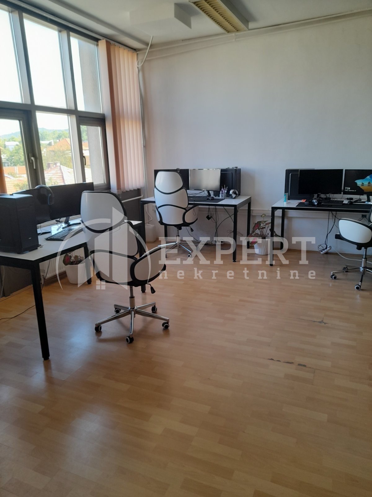 Lokal, 156 m2, Čair, Cara Dušana ID: i-08410 3