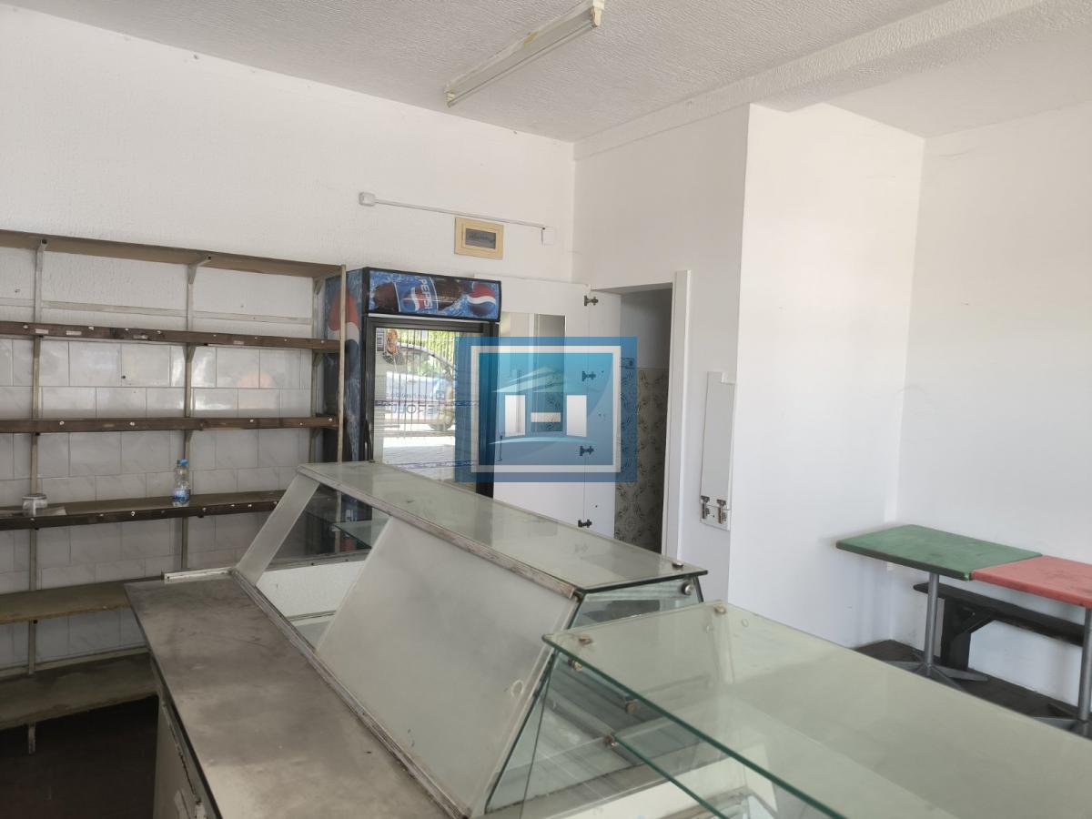 Na prodaju poslovno-stambeni prostor – 90m² Ćuprija 8