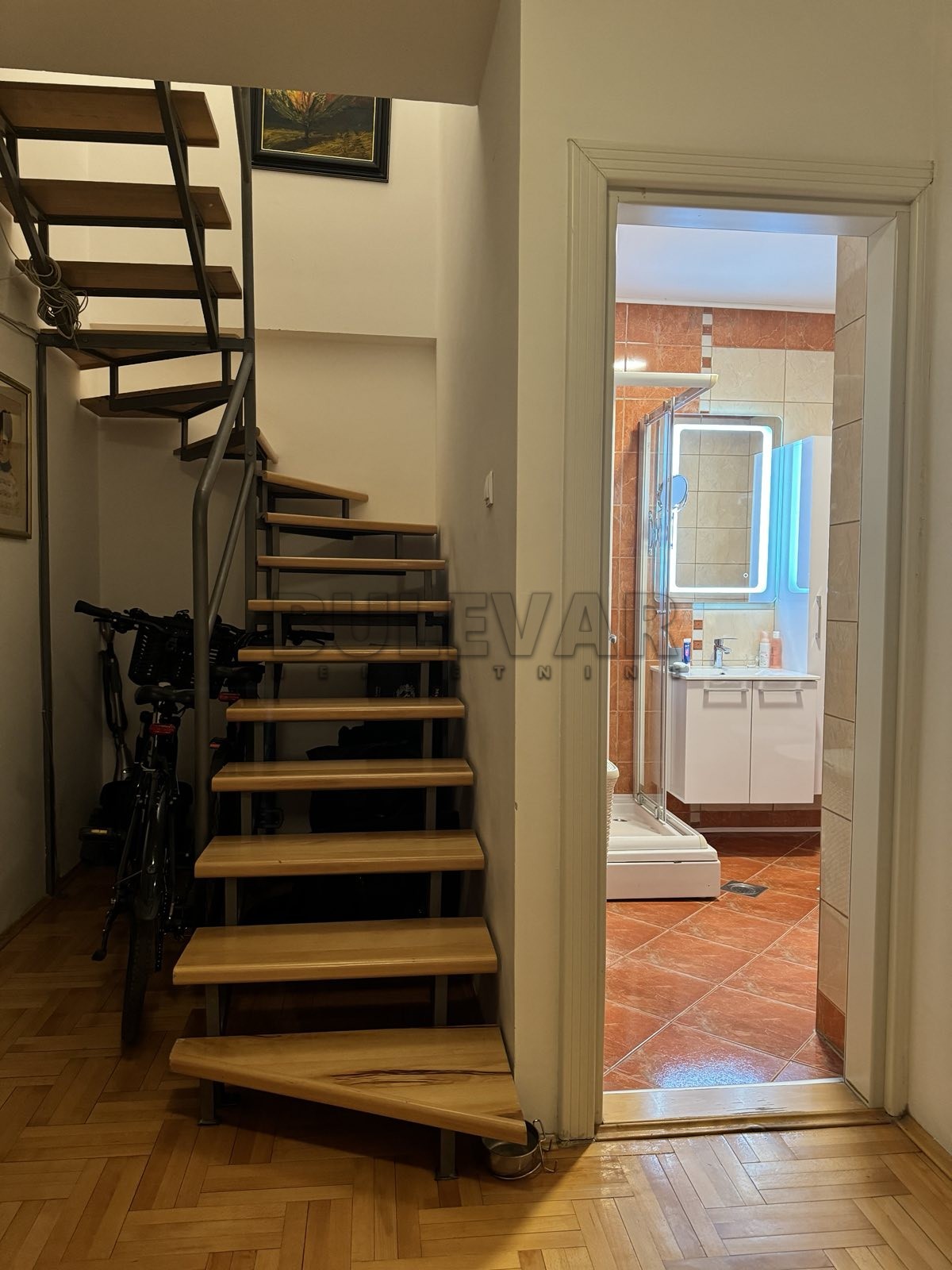 četvorosoban stan, 150 m2, Ćele kula, Romanijska ID: p-014153 11