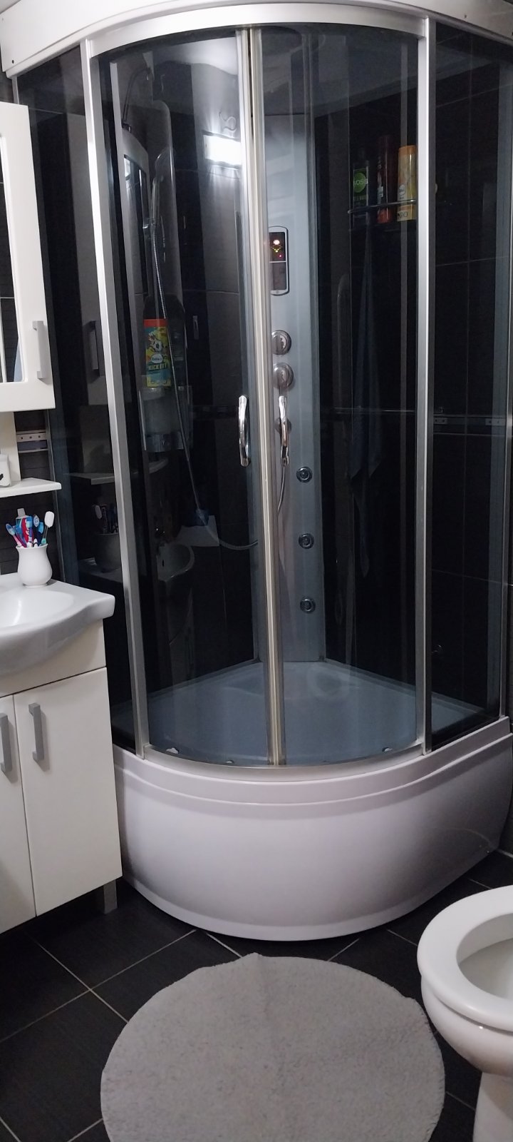 Izdajem dvosoban kompletno namesten stan 2