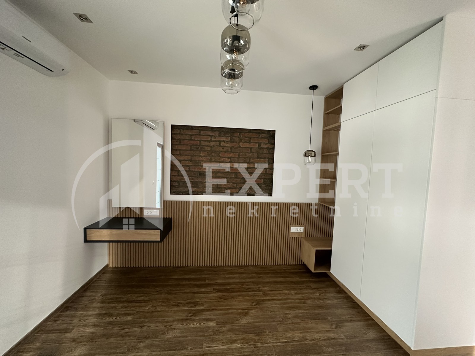 Jednosoban stan, 37 m2, Centar, Jeronimova ID: i-09202 2