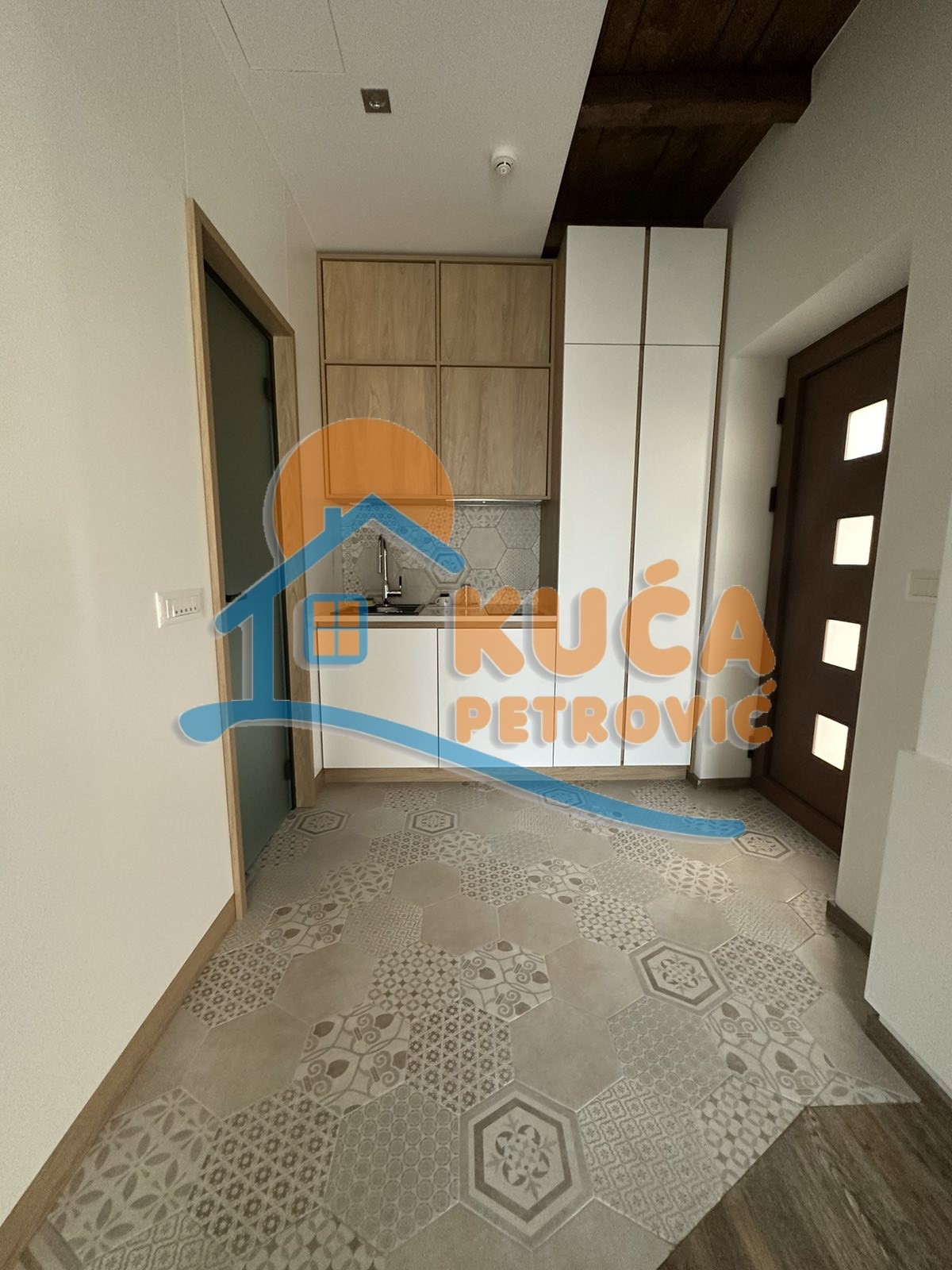 Jednosoban stan, 37 m2, Centar, Jeronimova ID: i-09202 4