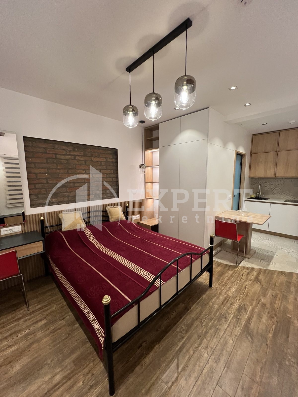 Jednosoban stan, 37 m2, Centar, Jeronimova ID: i-09202 10