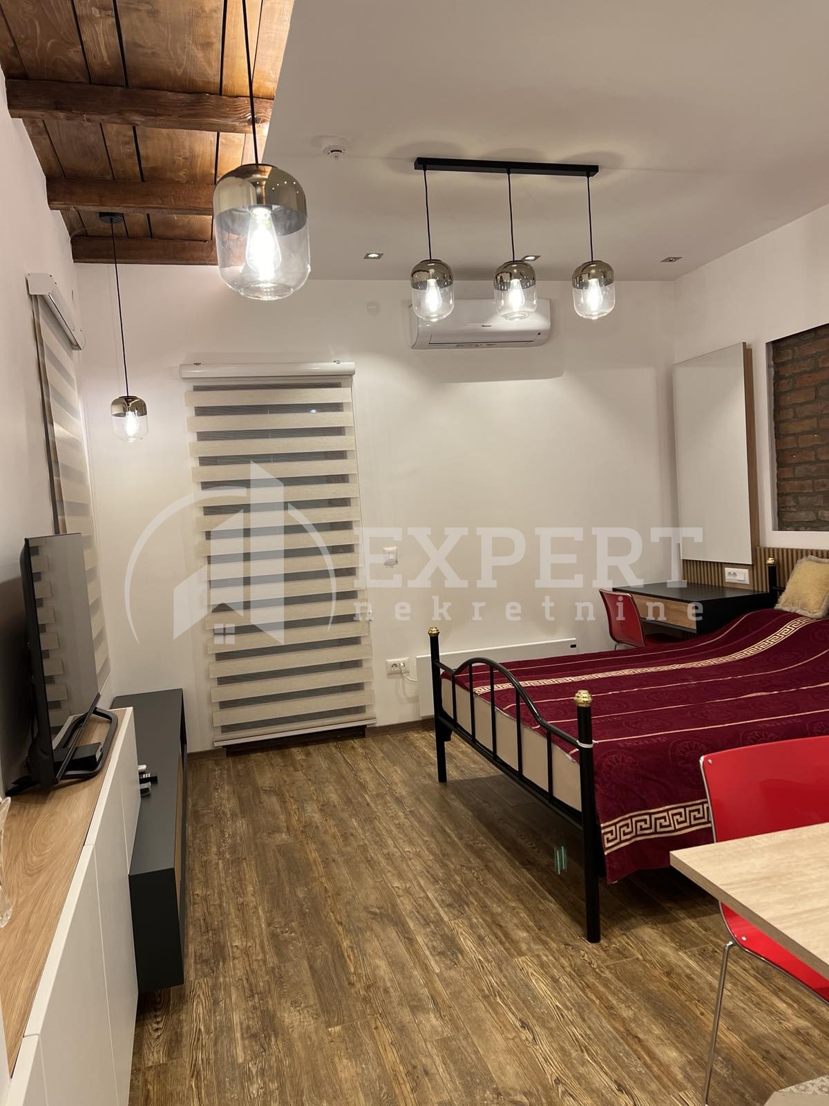 Jednosoban stan, 37 m2, Centar, Jeronimova ID: i-09202 12